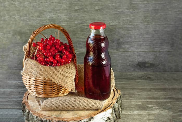 آب زرشک گازدار بیرجند خوش طعم و با کیفیت